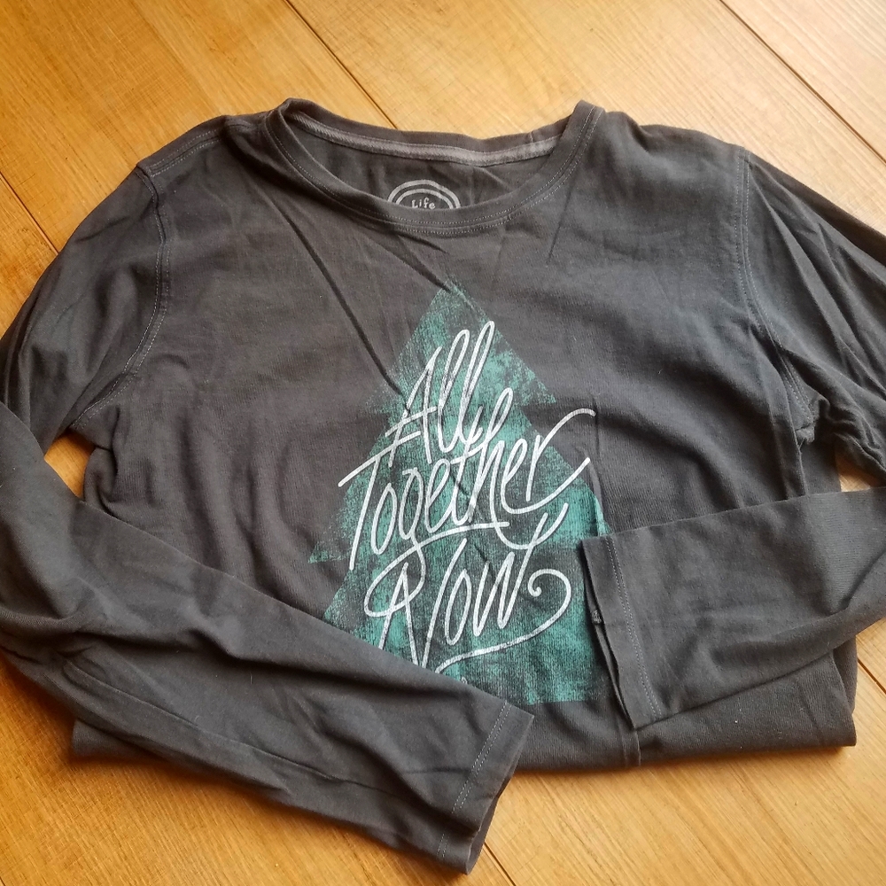 Life is good long sleeve size medium